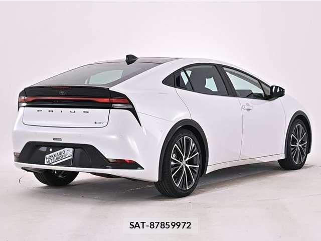 Toyota PRIUS 2025-04 8209670-19