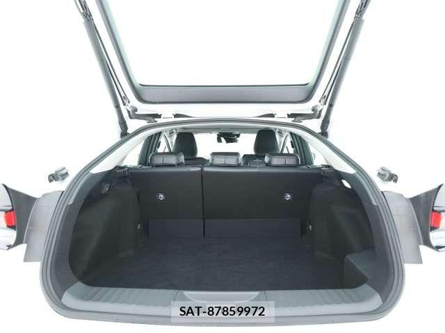 Toyota PRIUS 2025-04 8209670-7