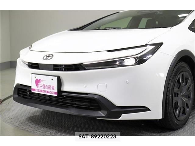 Toyota PRIUS 2024-08 8209674-11