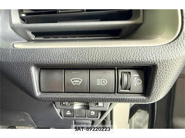Toyota PRIUS 2024-08 8209674-14