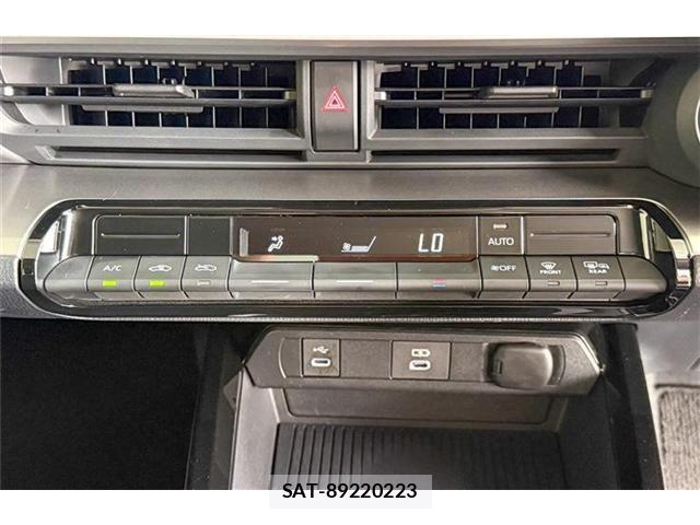 Toyota PRIUS 2024-08 8209674-15