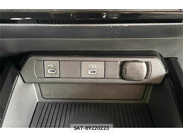Toyota PRIUS 2024-08 8209674-16