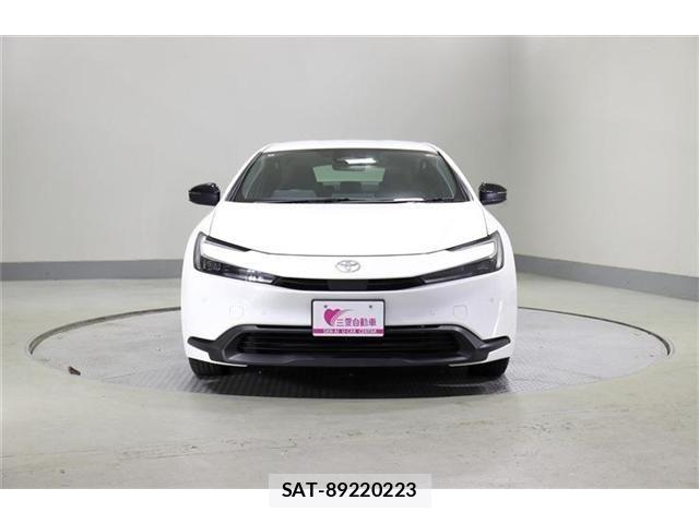 Toyota PRIUS 2024-08 8209674-1