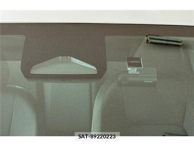 Toyota PRIUS 2024-08 8209674-25