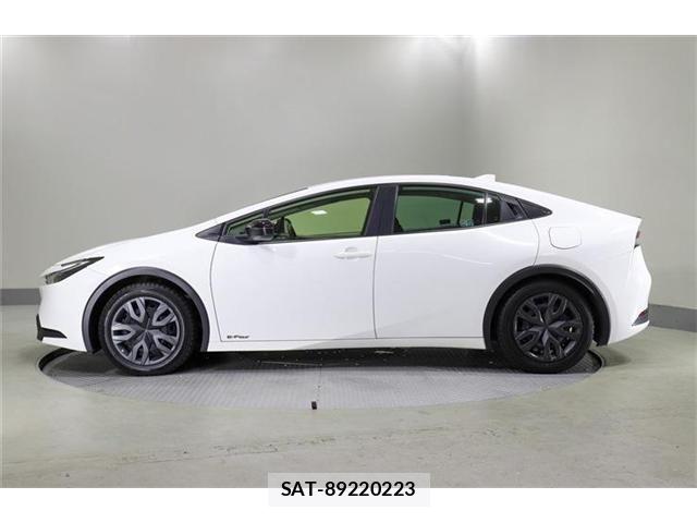 Toyota PRIUS 2024-08 8209674-3