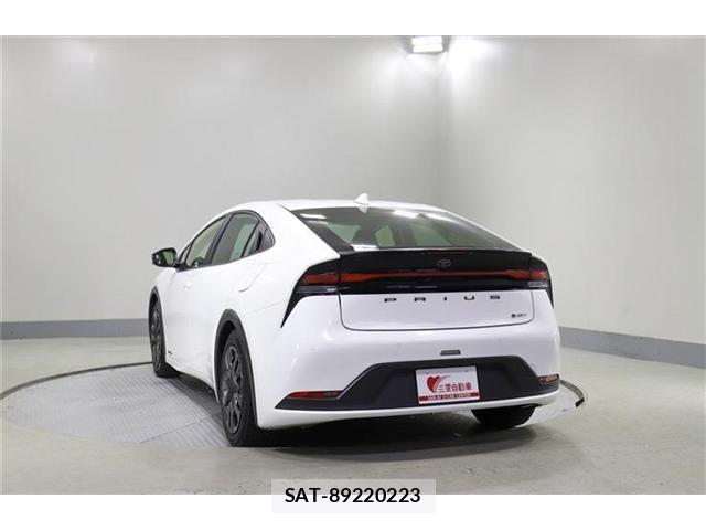 Toyota PRIUS 2024-08 8209674-4