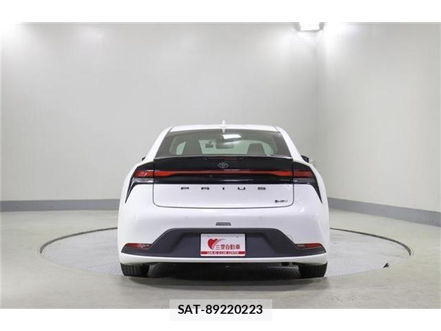 Toyota PRIUS 2024-08 8209674-5