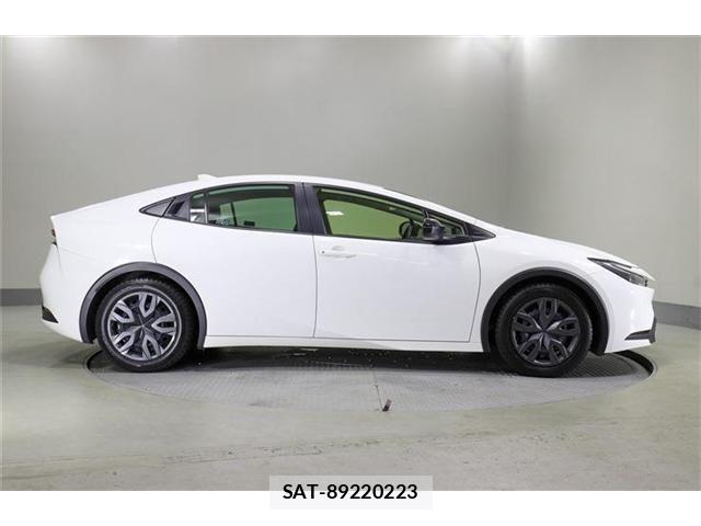Toyota PRIUS 2024-08 8209674-7