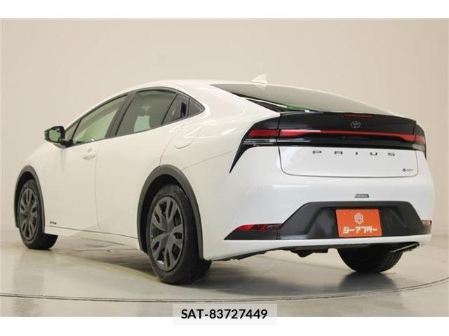 Toyota PRIUS 2025-03 8209673-10