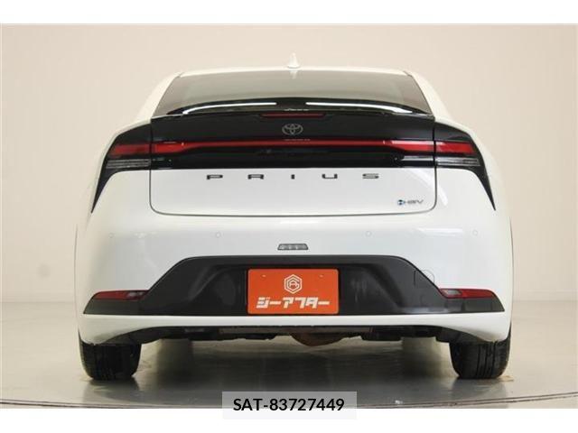 Toyota PRIUS 2025-03 8209673-11