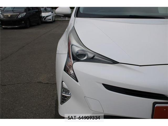 Toyota PRIUS 2016-04 8231381-16