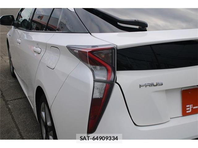 Toyota PRIUS 2016-04 8231381-19