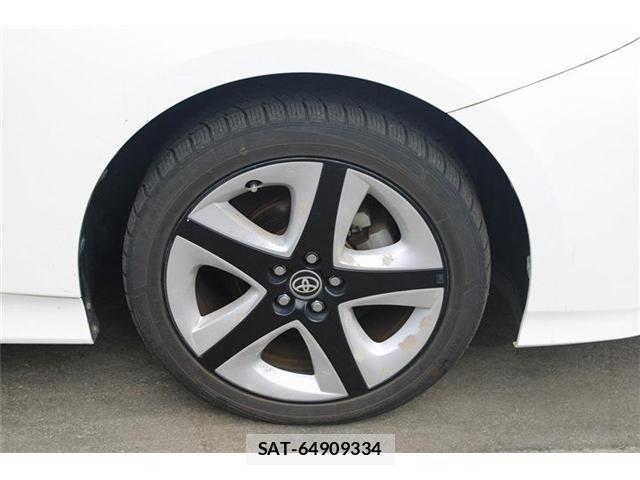 Toyota PRIUS 2016-04 8231381-23