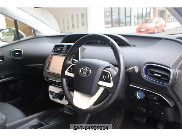 Toyota PRIUS 2016-04 8231381-27