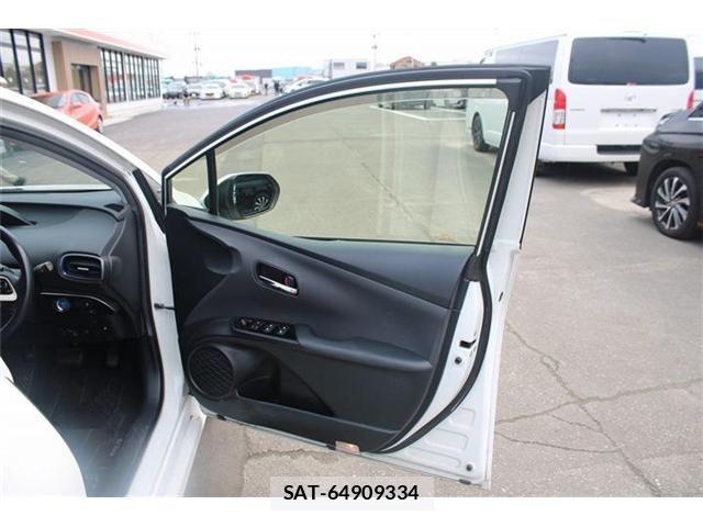 Toyota PRIUS 2016-04 8231381-29
