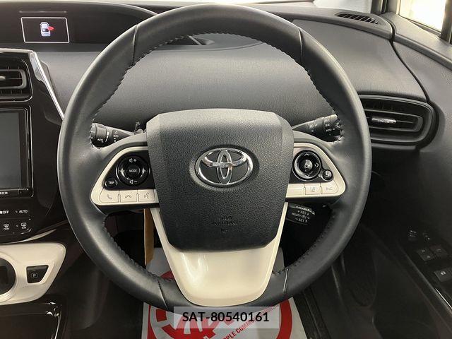 Toyota PRIUS 2018-02 8246414-15