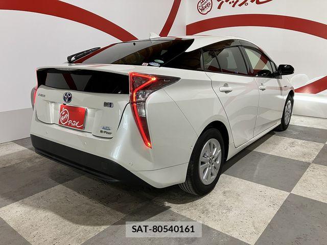 Toyota PRIUS 2018-02 8246414-23