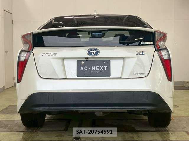 Toyota PRIUS 2016-11 8316553-18