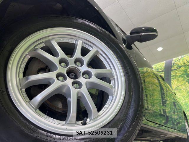 Toyota PRIUS 2018-07 8316554-13