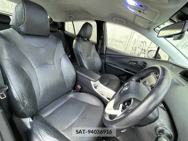 Toyota PRIUS 2016-05 8316555-12
