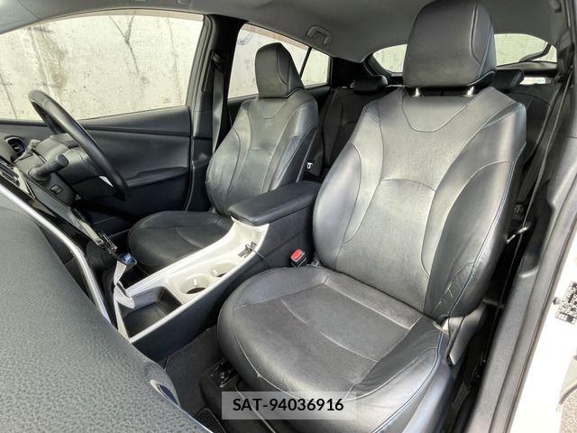 Toyota PRIUS 2016-05 8316555-13