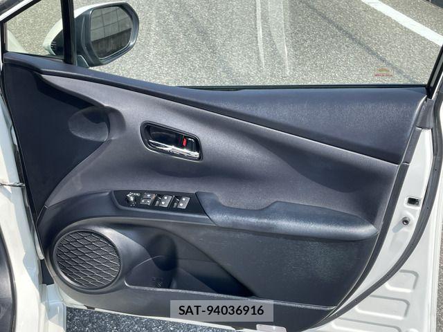 Toyota PRIUS 2016-05 8316555-16
