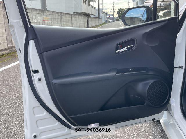 Toyota PRIUS 2016-05 8316555-17