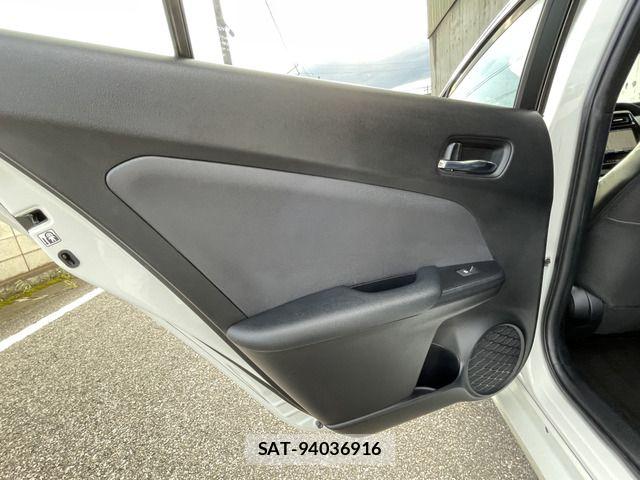 Toyota PRIUS 2016-05 8316555-19