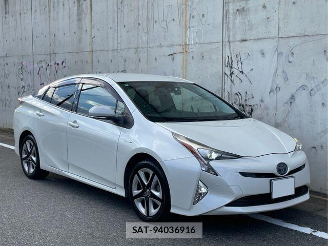 Toyota PRIUS 2016-05 8316555-2