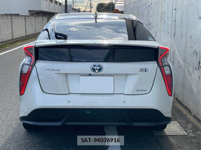Toyota PRIUS 2016-05 8316555-4