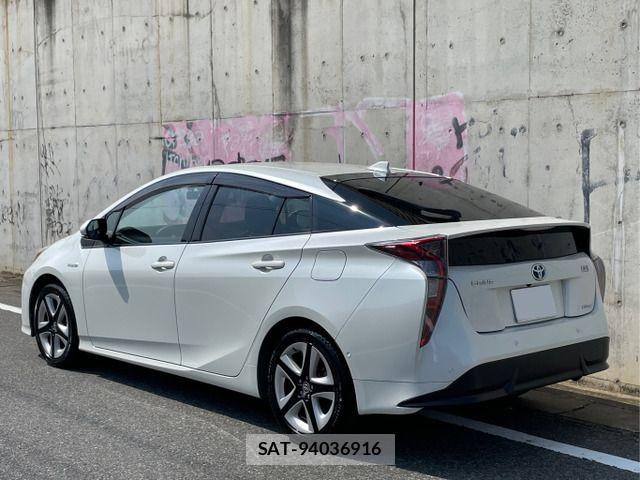 Toyota PRIUS 2016-05 8316555-5