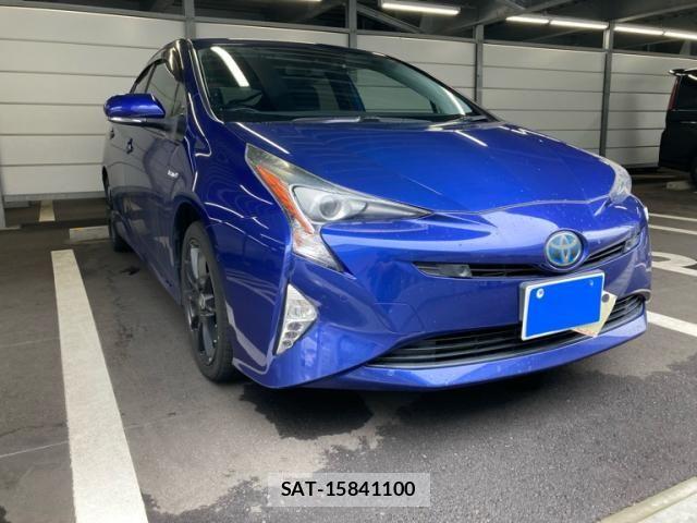 Toyota PRIUS 2015-12 8316557-1