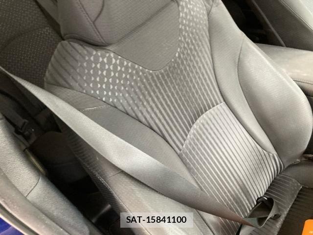 Toyota PRIUS 2015-12 8316557-26