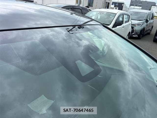 Toyota PRIUS 2017-07 8316552-10
