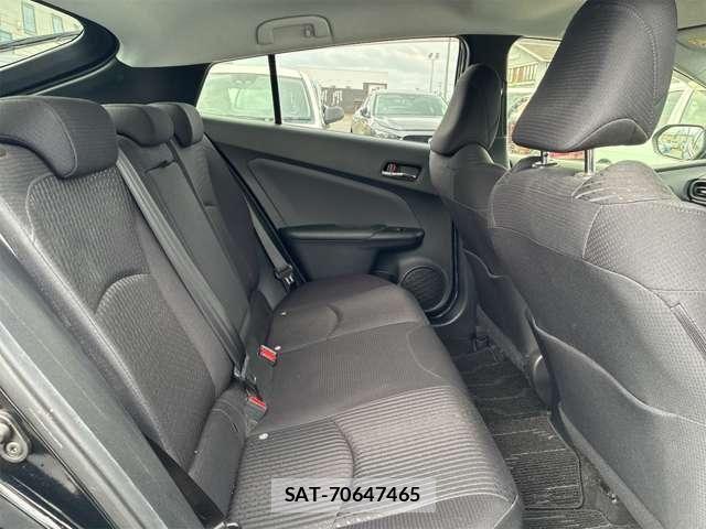 Toyota PRIUS 2017-07 8316552-12