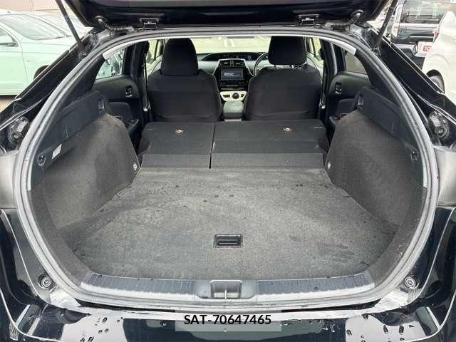 Toyota PRIUS 2017-07 8316552-13