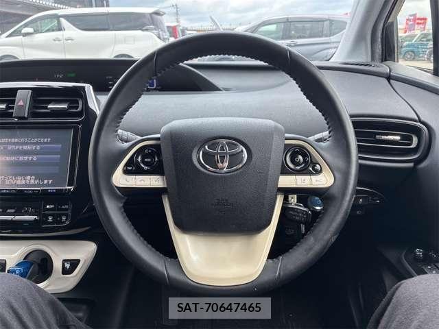 Toyota PRIUS 2017-07 8316552-14
