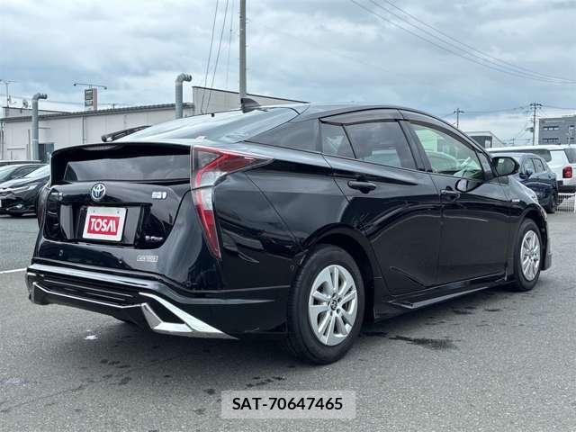Toyota PRIUS 2017-07 8316552-20