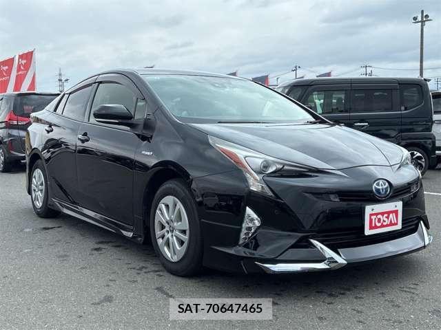 Toyota PRIUS 2017-07 8316552-23