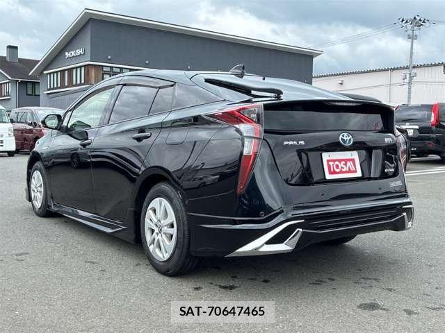Toyota PRIUS 2017-07 8316552-25