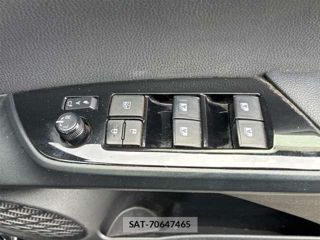 Toyota PRIUS 2017-07 8316552-29
