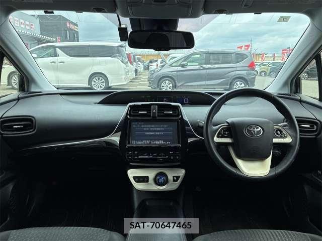 Toyota PRIUS 2017-07 8316552-4