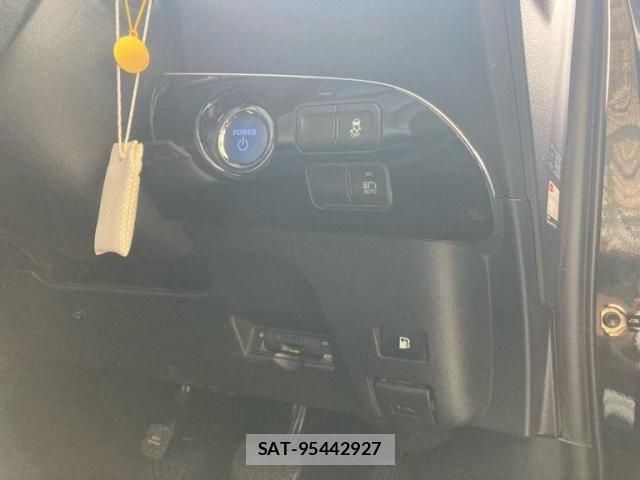 Toyota PRIUS 2019-03 8316551-13