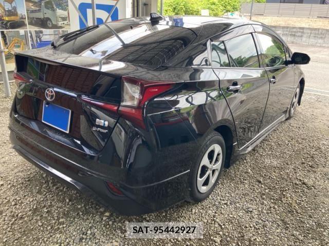 Toyota PRIUS 2019-03 8316551-2