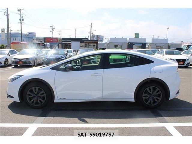 Toyota PRIUS 2025-03 8337491-11