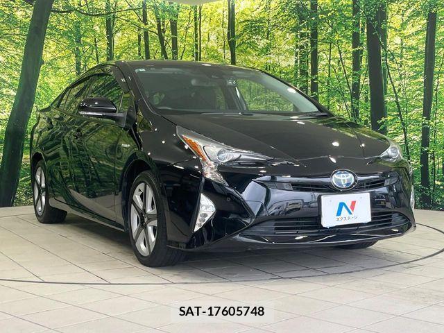 Toyota PRIUS 2018-07 8337495-16