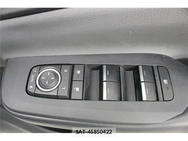 Toyota PRIUS 2023-05 8337492-27