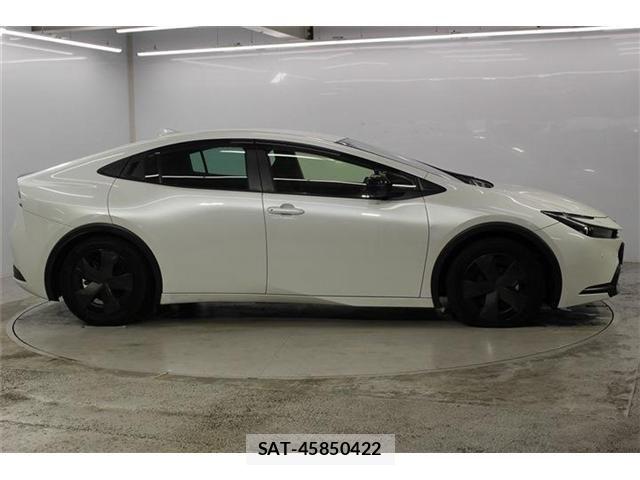 Toyota PRIUS 2023-05 8337492-3