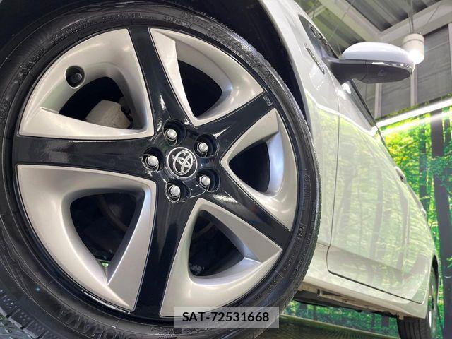 Toyota PRIUS 2019-09 8337493-13