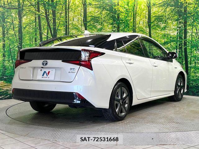 Toyota PRIUS 2019-09 8337493-17